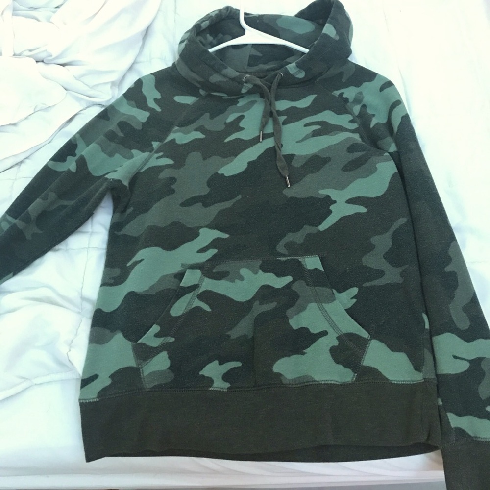 Camo Aeropostale sweatshirt
